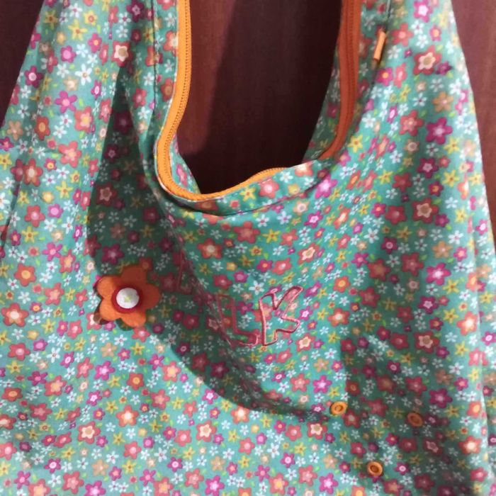 Дамски блейзър с едно копче и яка.  р-р XL/2XL , чанти 4 бр.