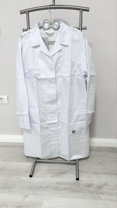Halat medical alb damă – mărimea 52 (4XL)