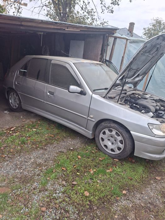 Vând Peugeot 306