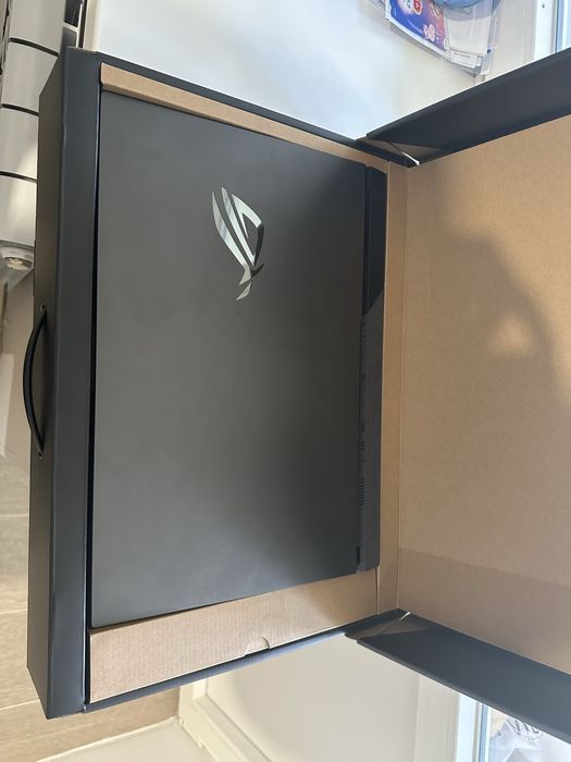 Asus rog strix g713