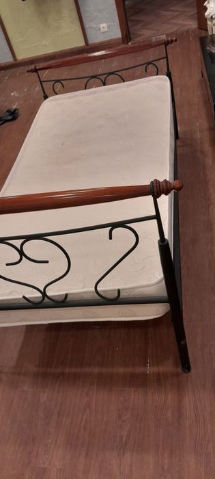 Кованый кровать в отличном состоянии