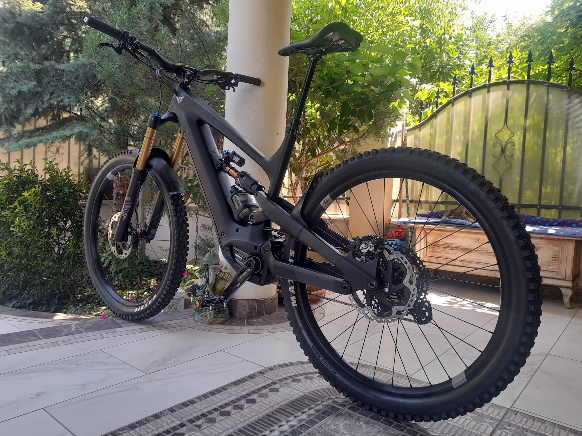Bicicleta electrica Enduro YT Decoy
