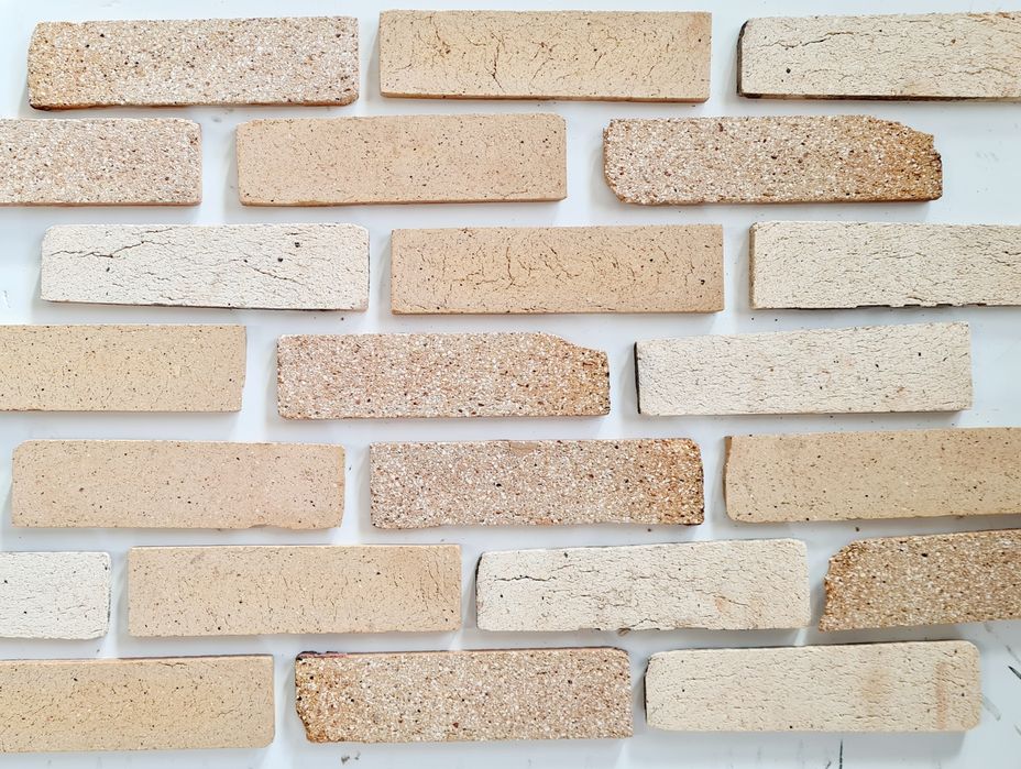 Caramida samota recuperata feliata