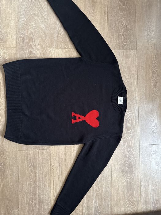 AMI Paris пуловери размер L. От FARFETCH