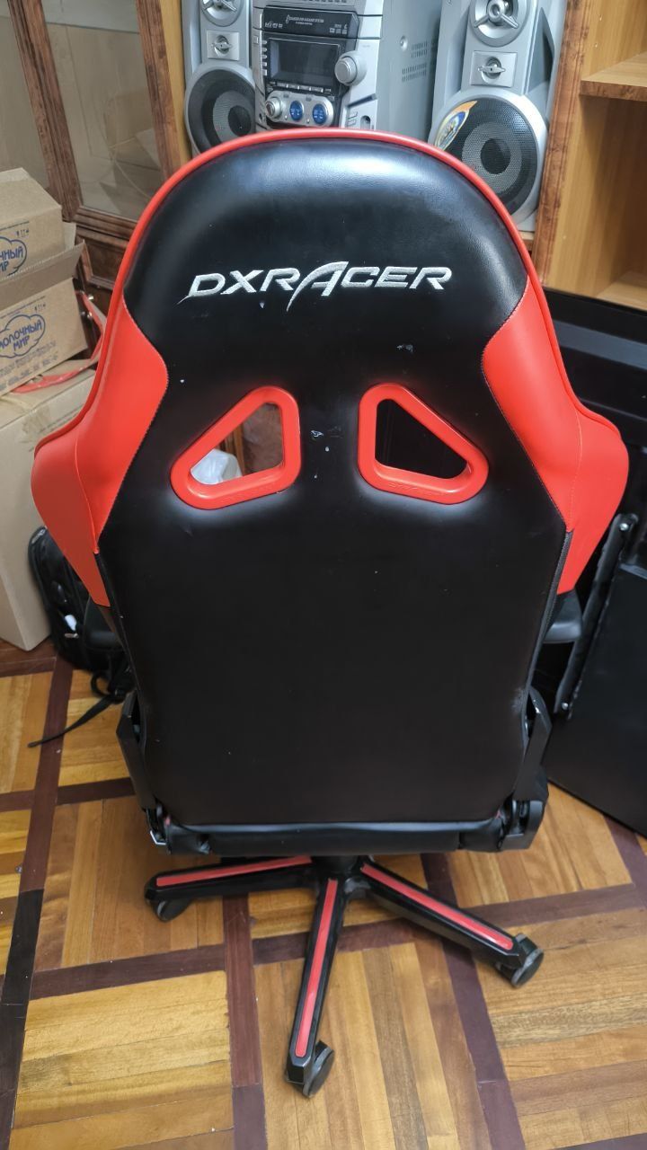 Кресло компьютерное DXRacer