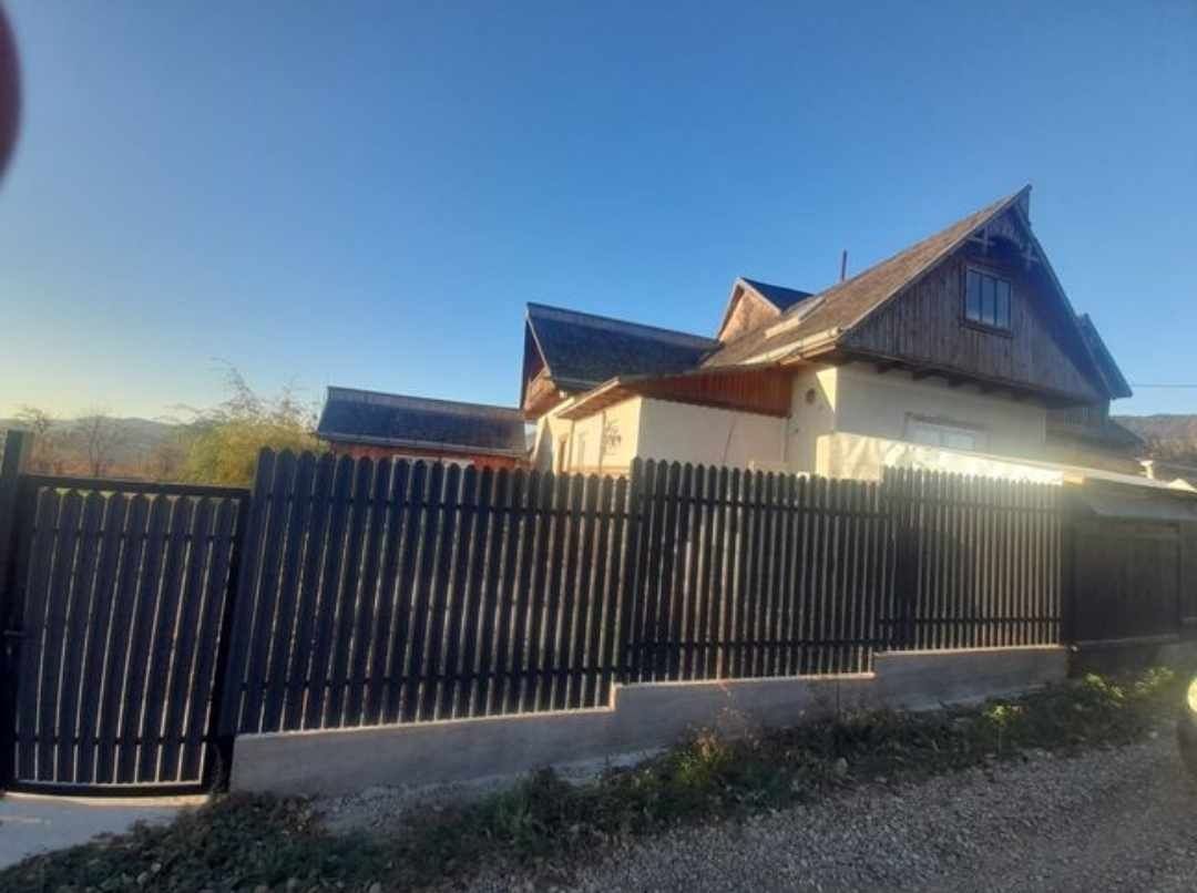 Vand casa 6 camere in Filioara, jud NT