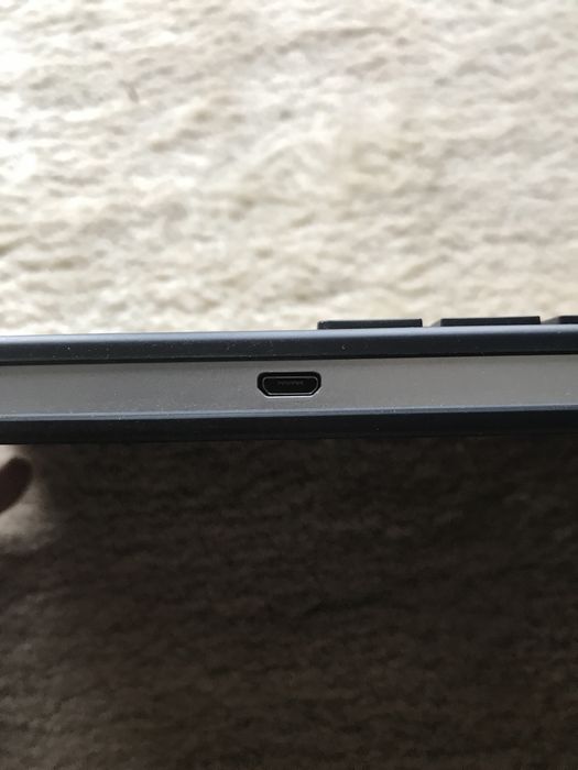 Tastatura logitech k830 bluetooth