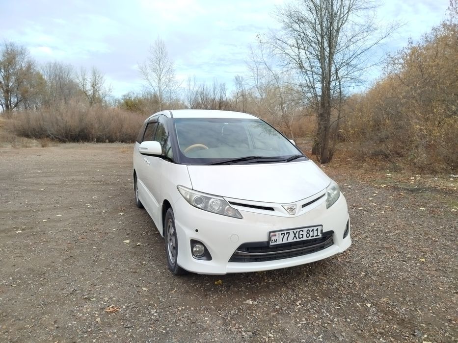 Продам Тоиота Эстима 2010