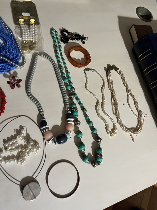 Lot / colectie bijuterii vechi si piese