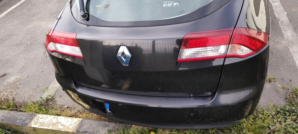 Vând Renault Laguna III
