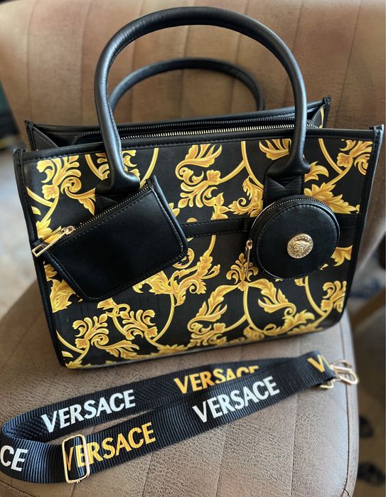 Уникална чанта Versace в бароков стил