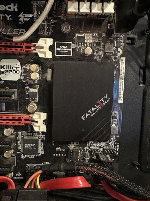 Дънна платка с процесор i7 и 32 Gb рам