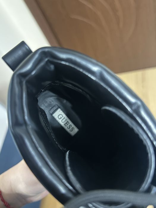 Черни кожени боти guess на ток