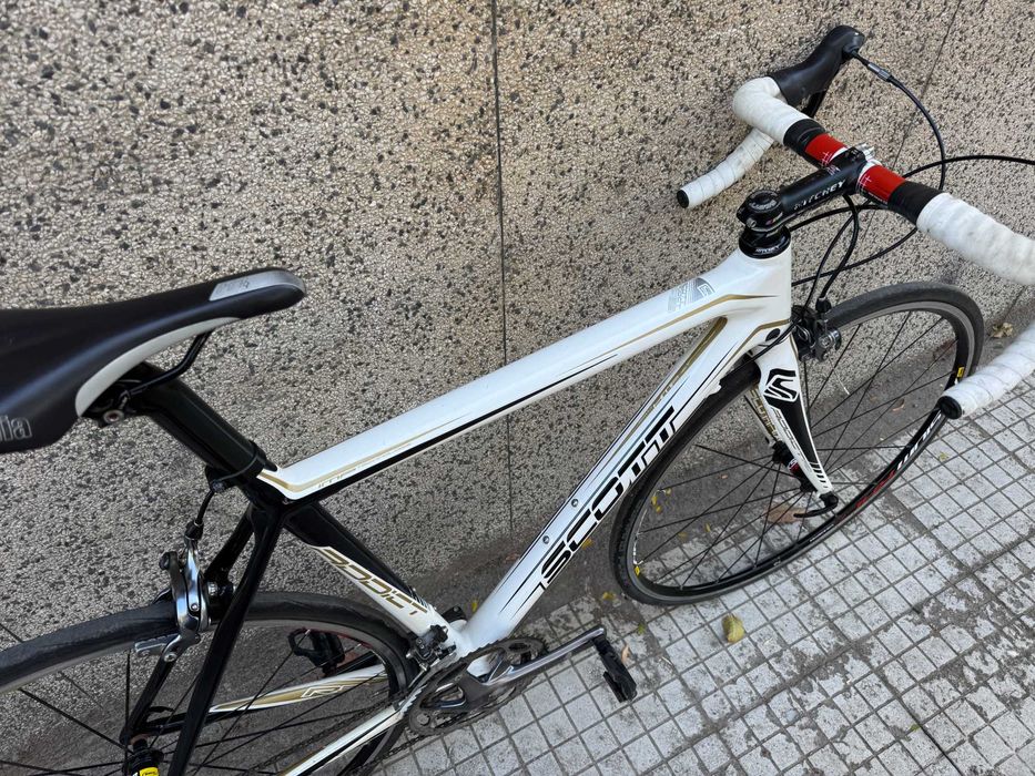 Scott Addict R3 Carbon/Shimano Ultegra 2x10/7.85 kg.