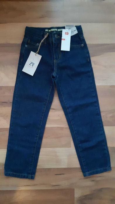 Нови дънки 5-7г/ 118-122см