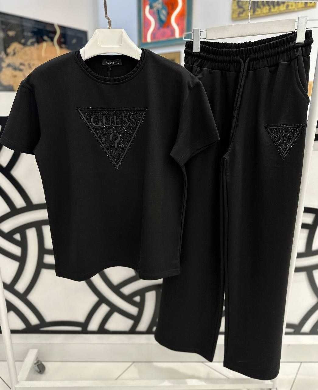 GUESS дамски сет от две части наличен от S до 2XL