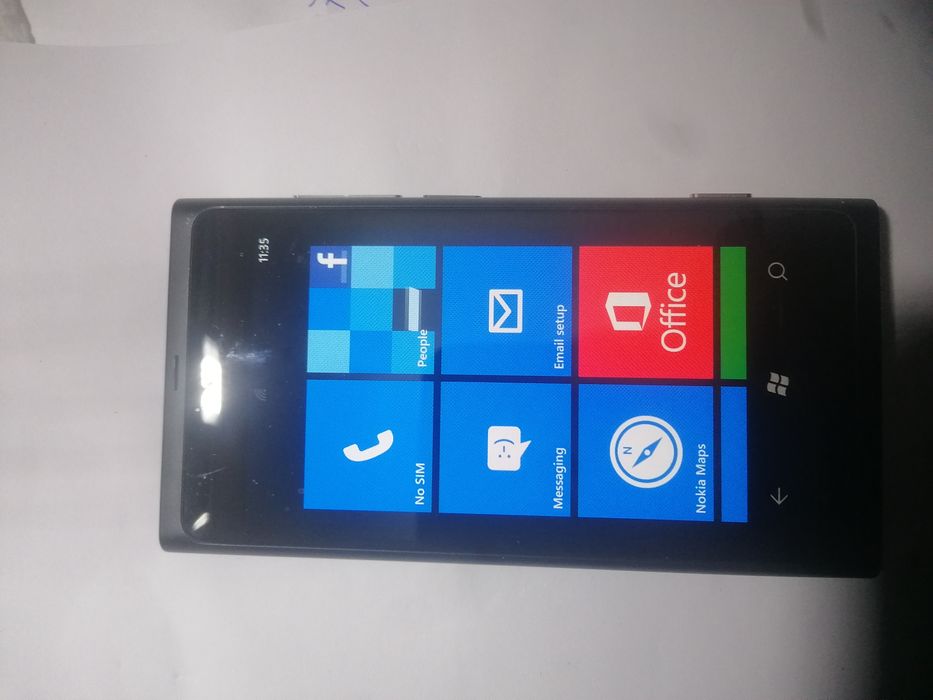 Nokia lumia 800.