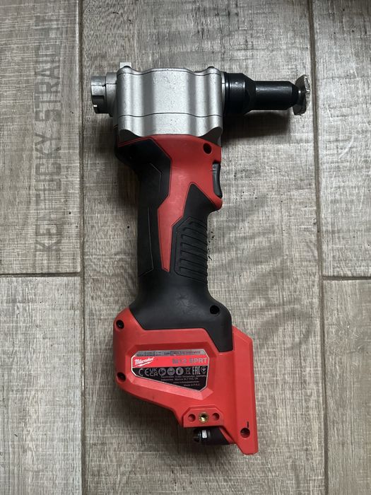 Pistol nituri Milwaukee