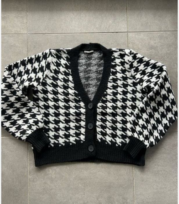 Дамска жилетка черно-бяла