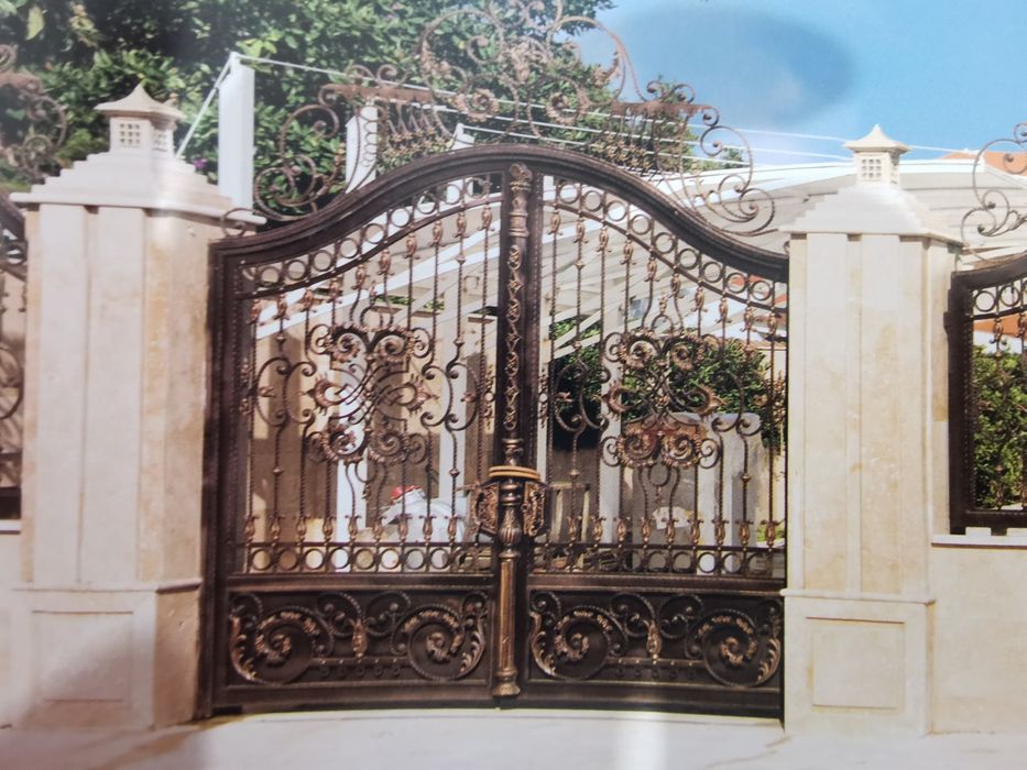 Porți și garduri din fier forjat