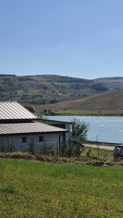 Plata in 60 de zile Teren 5000 euro cu panorama spre lac