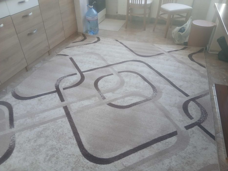 Килим в светло кафяво 200/250