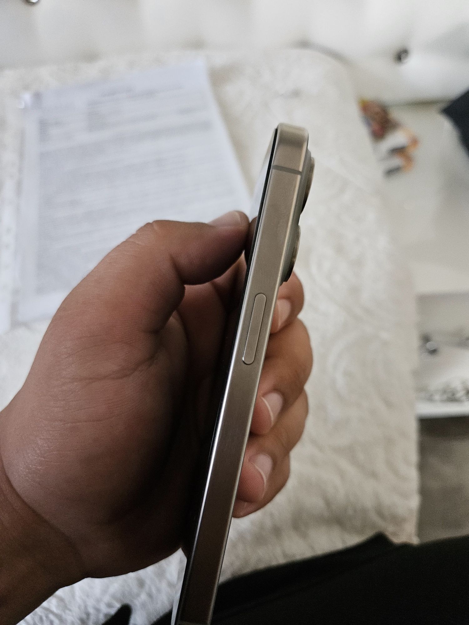 IPhone 15 pro 128 gbnatural titan