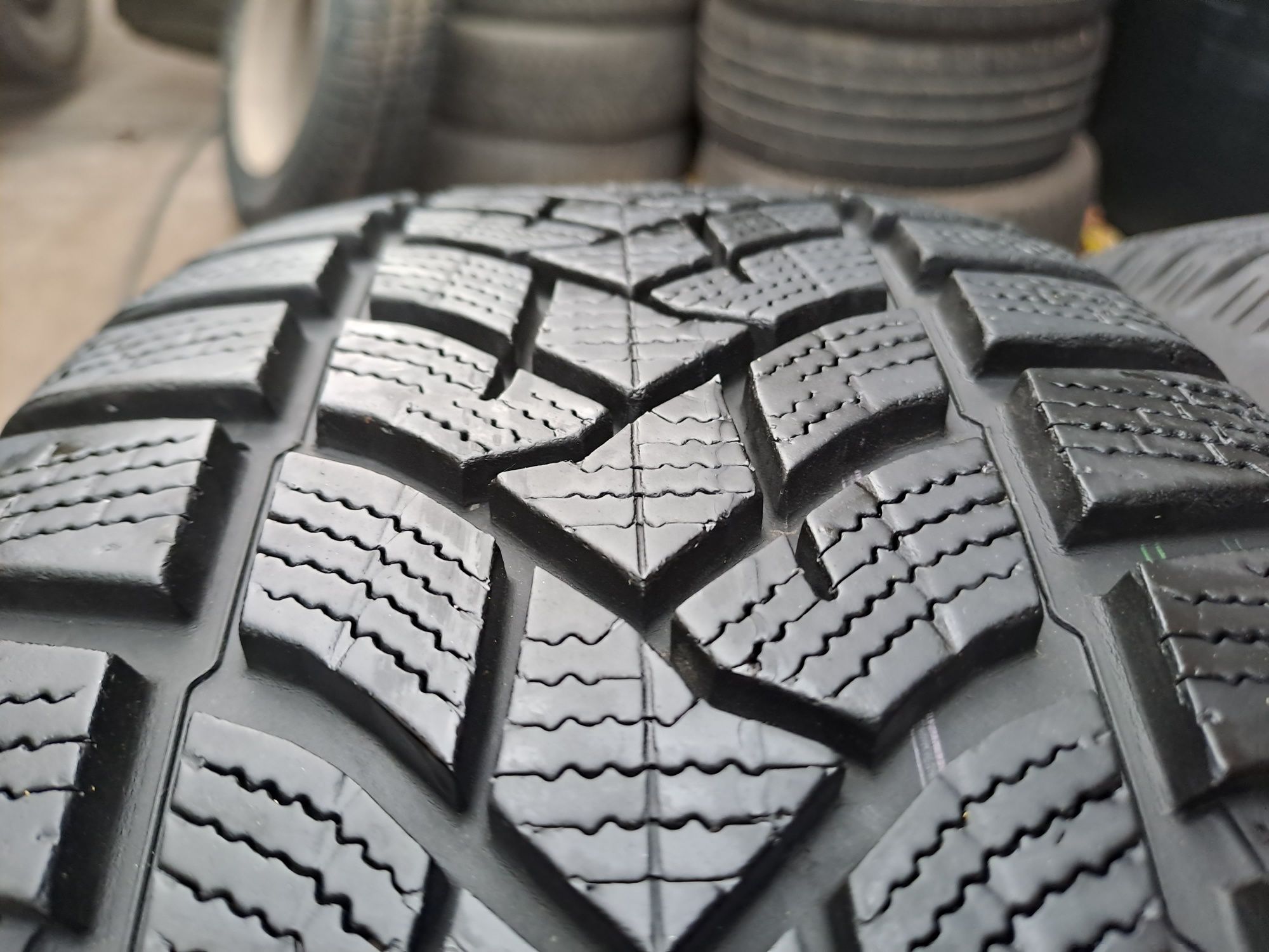 4бр. 7mm 215/65/16 Dunlop Wintet Sport 5