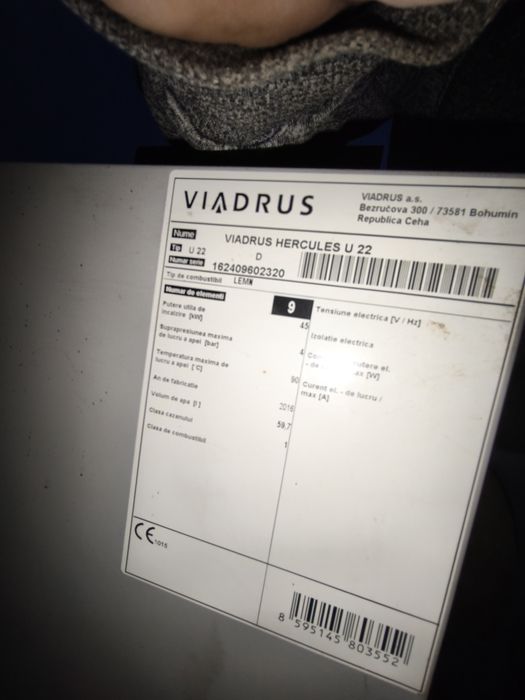 Vând centrala pe lemne marca viadrus 45 kw