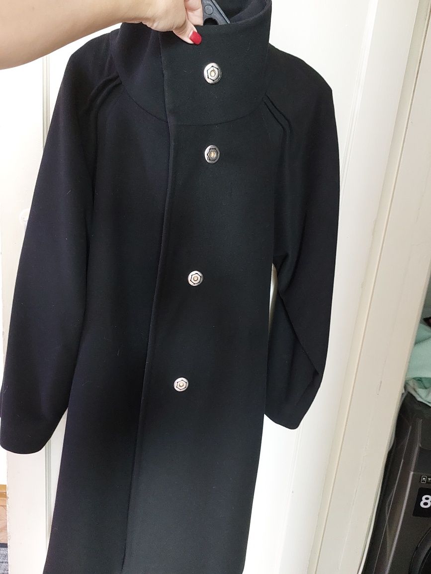 Продам женское классическое пальто