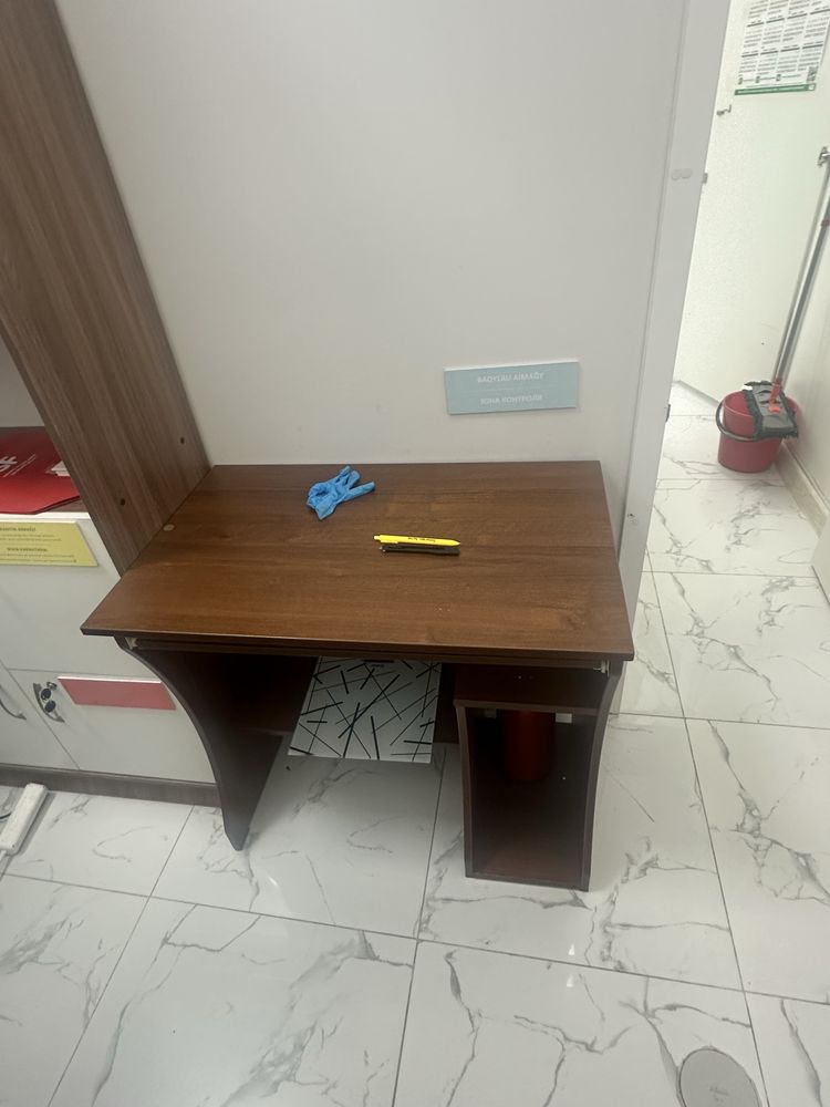Продается стол для офиса и дома