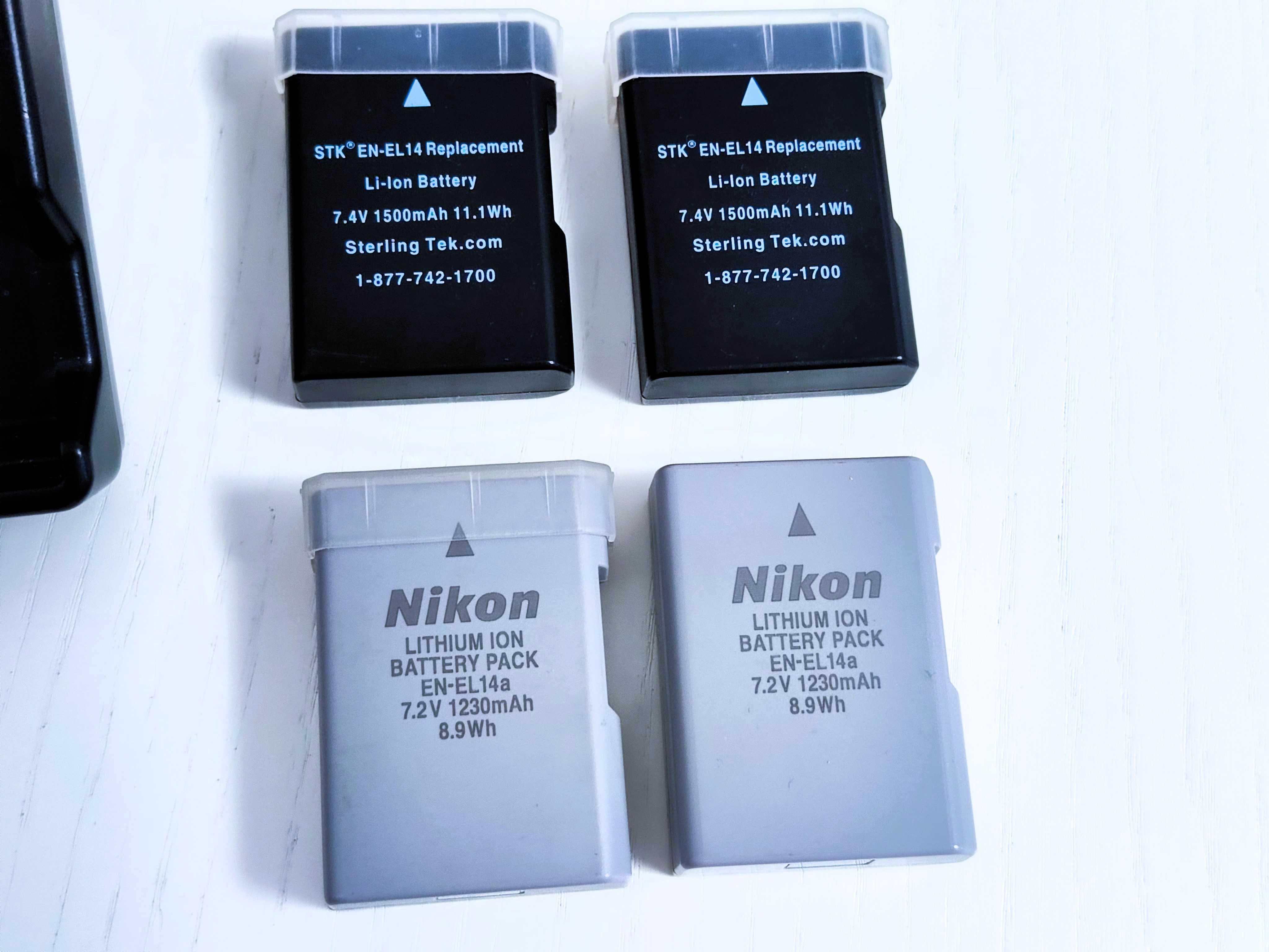 Nikon D5300 + 18-55 AF-P + 3 baterii + 2 carduri de 32 GB
