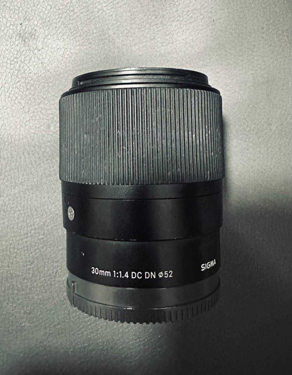 Sigma 30mm f/1.4 DC DN