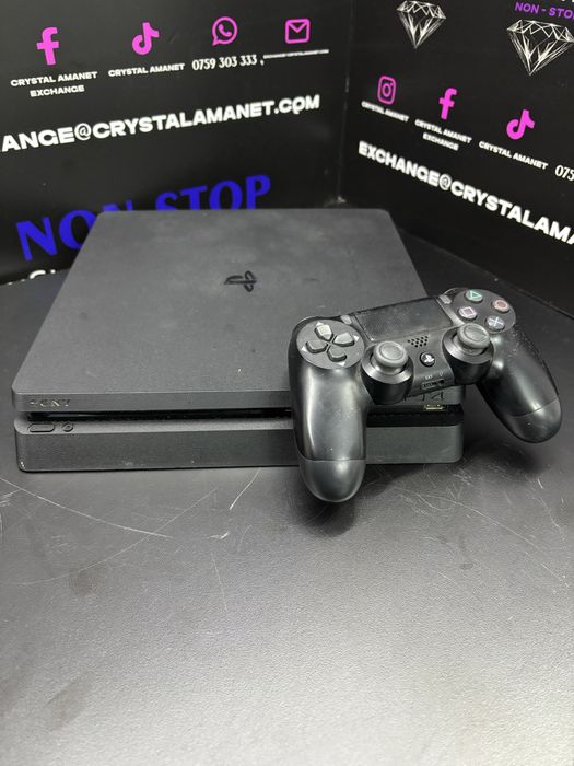 PlayStation 4 + Controller original – stare foarte bună