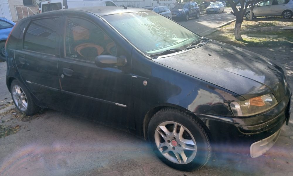 Fiat Punto 1.2,benzina,8 V,2003 pentru Rabla,dezmembrat sau folosinta.