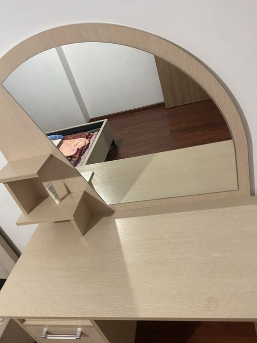 Туалетный  столик