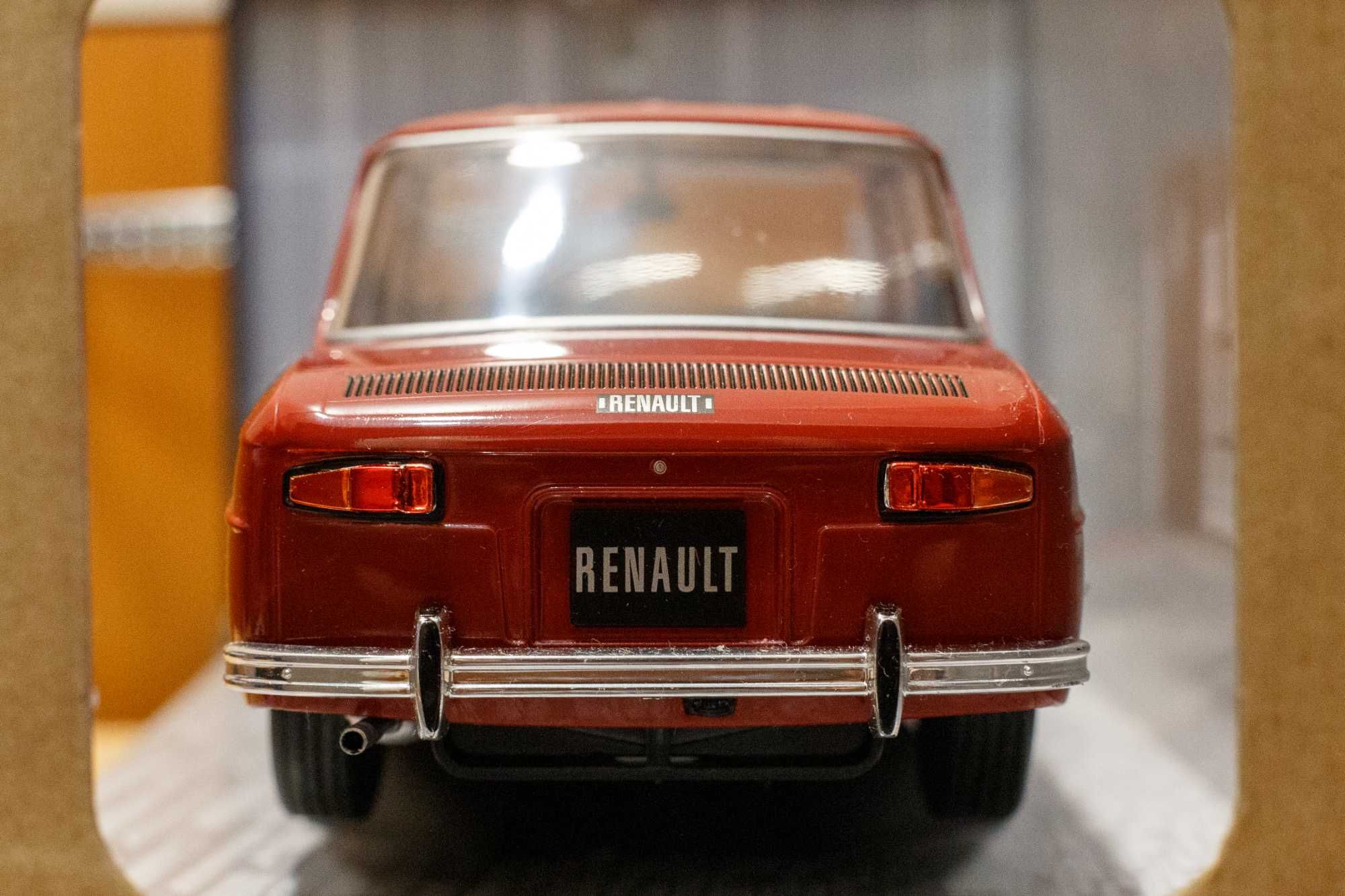 Macheta Renault 8 Major 1/18 + bonus