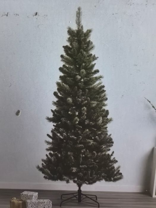 Brad artificial de Crăciun