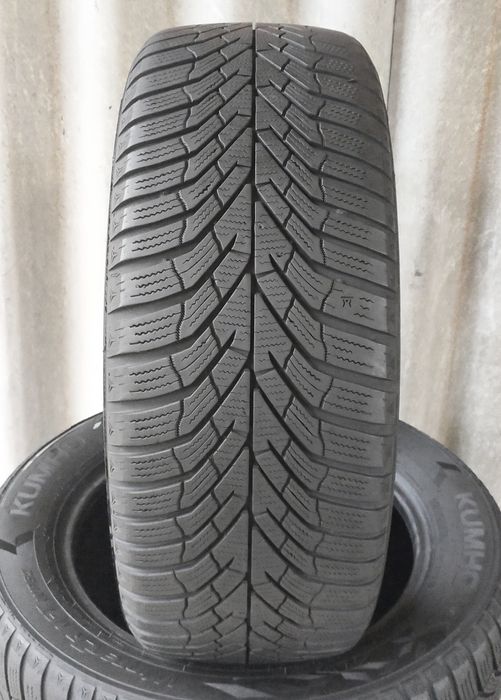 215/55 R16- Kumho M+S. DOT.2022