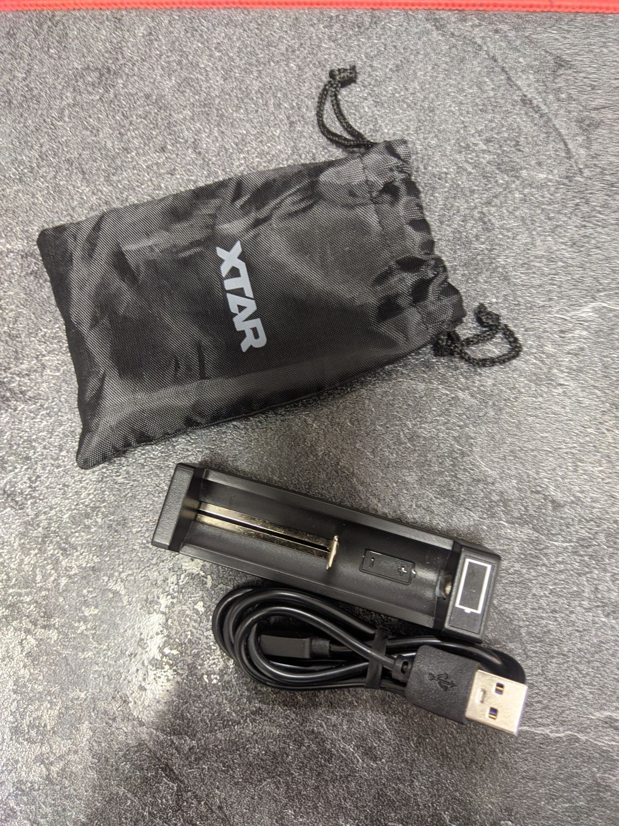 Универсальное зарядное устройство XTAR ANT MC1 Plus USB