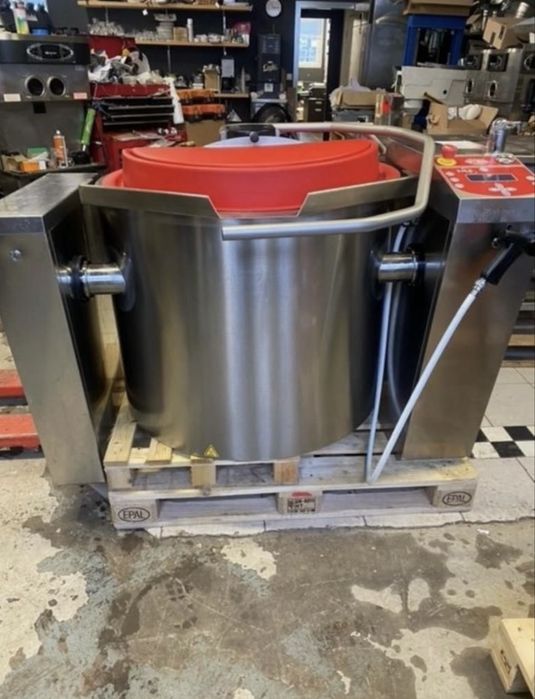 Електропарен казан 300 л 9 бр.