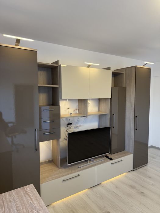 Mobila Crem de vanzare