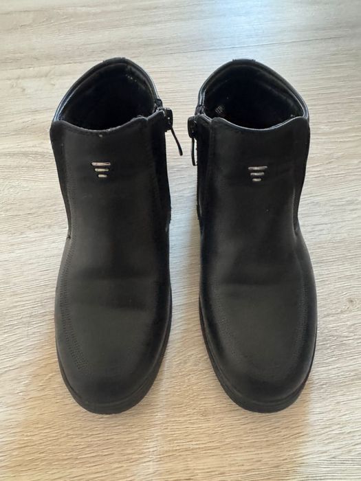 Ботинки для мальчика в отличном состоянии всего 2000 29 размер