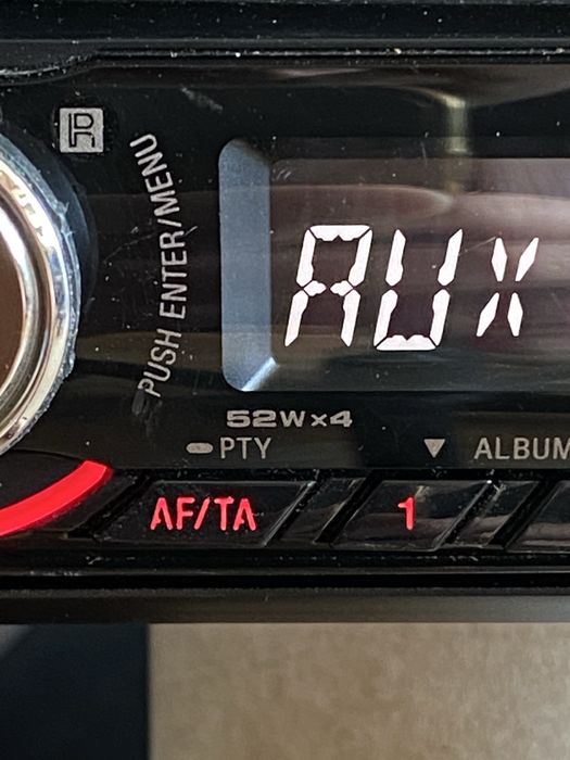 SONY CDX-GT470UM - 4X52W ВАТА - USB, AUX CD mp3 плеър за кола сд радио