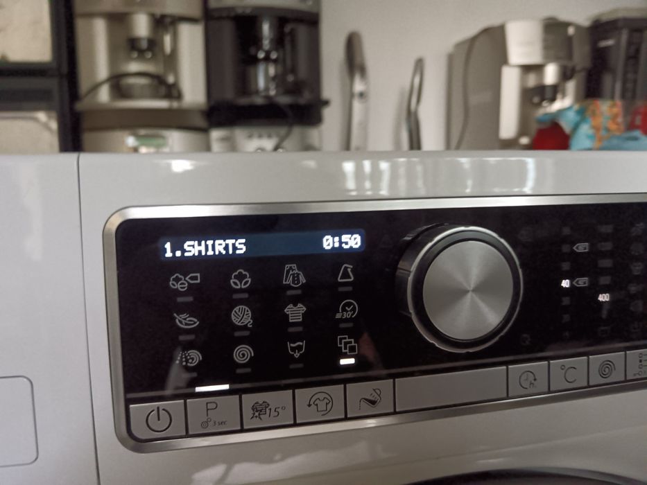 Продавам пералня Bauknecht