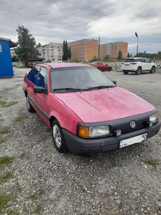 Продам автомобиль Volkswagen Passat 1993 г.