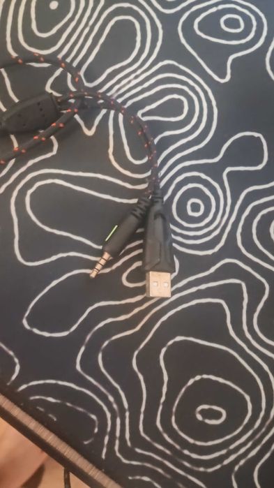 Caști gaming cu lumini