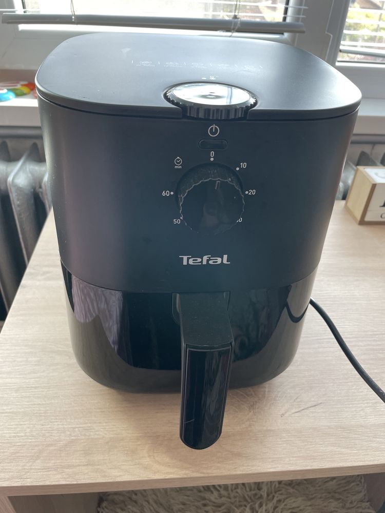 Фритюрник с горещ въздух TEFAL