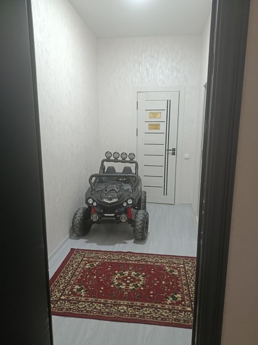 Bolalar mashinasi sotiladi