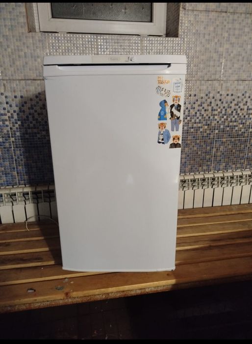 Мини холодильник Бирюса  в хорошем рабочем состояние